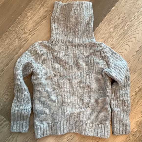 Banana republic Grey turtleneck - Picture 1 of 3